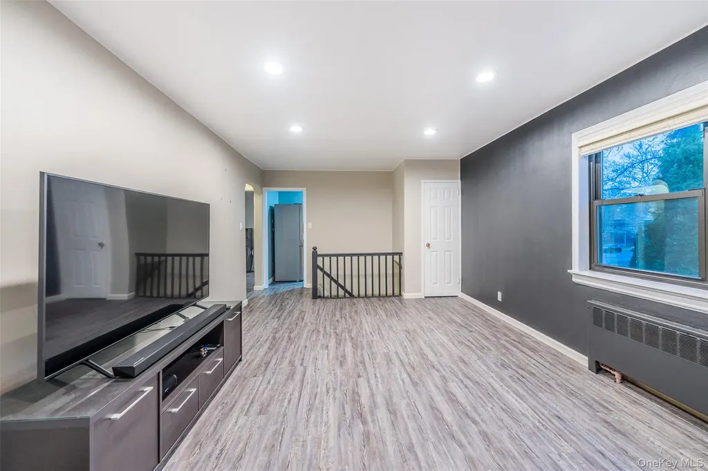 220-16 73 Avenue Bayside NY 11364