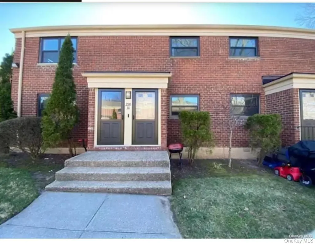 220-16 73 Avenue Bayside NY 11364