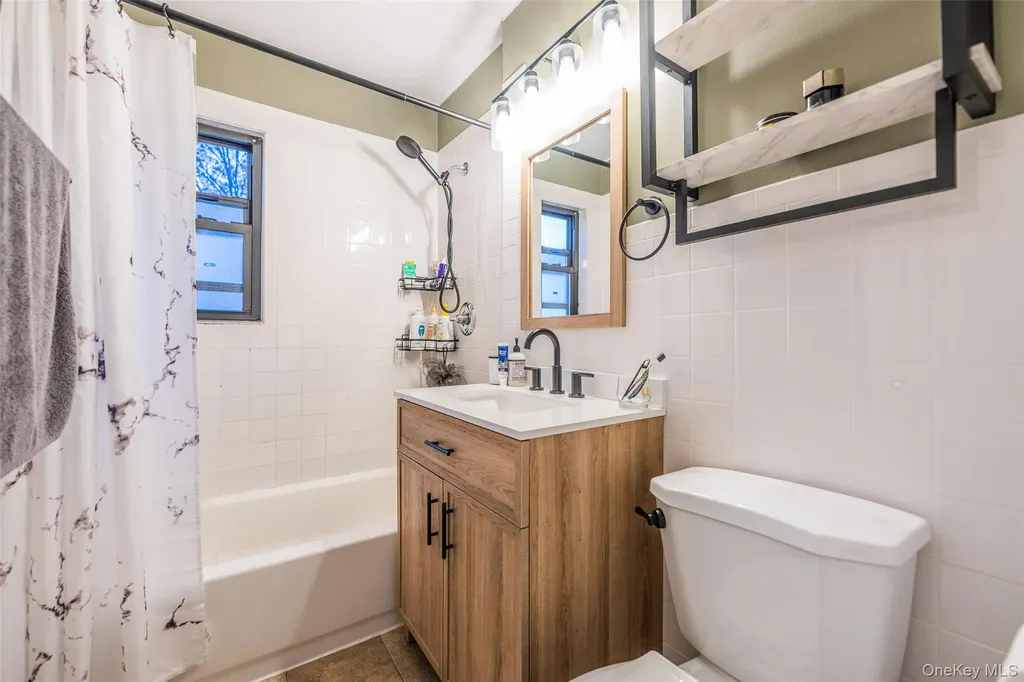 220-16 73 Avenue Bayside NY 11364