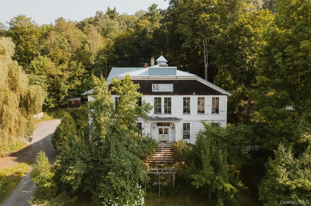 48 Upper Main Street Callicoon NY 12723