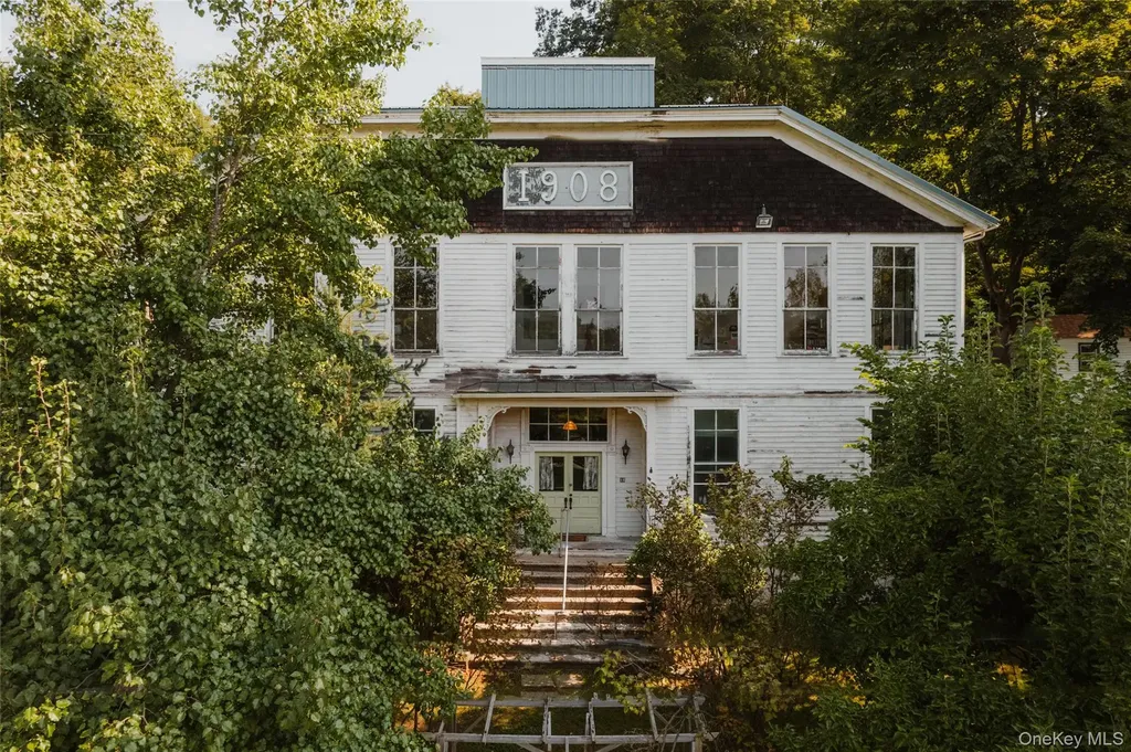 48 Upper Main Street Callicoon NY 12723