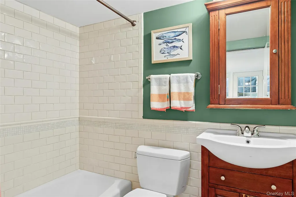 71 15th Avenue Sea Cliff NY 11579