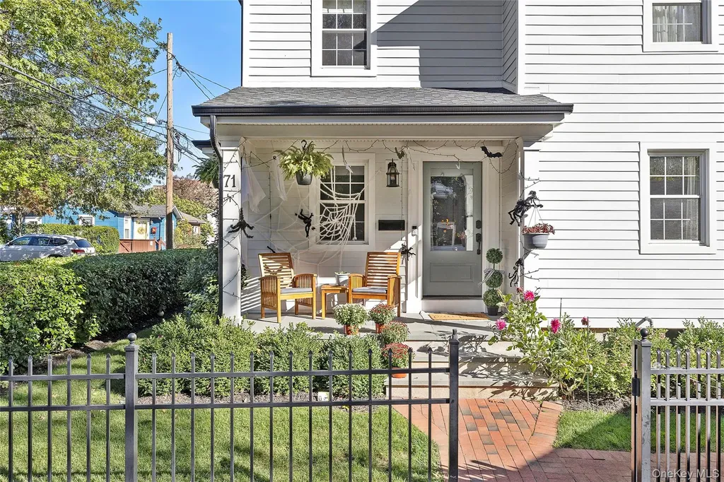 71 15th Avenue Sea Cliff NY 11579