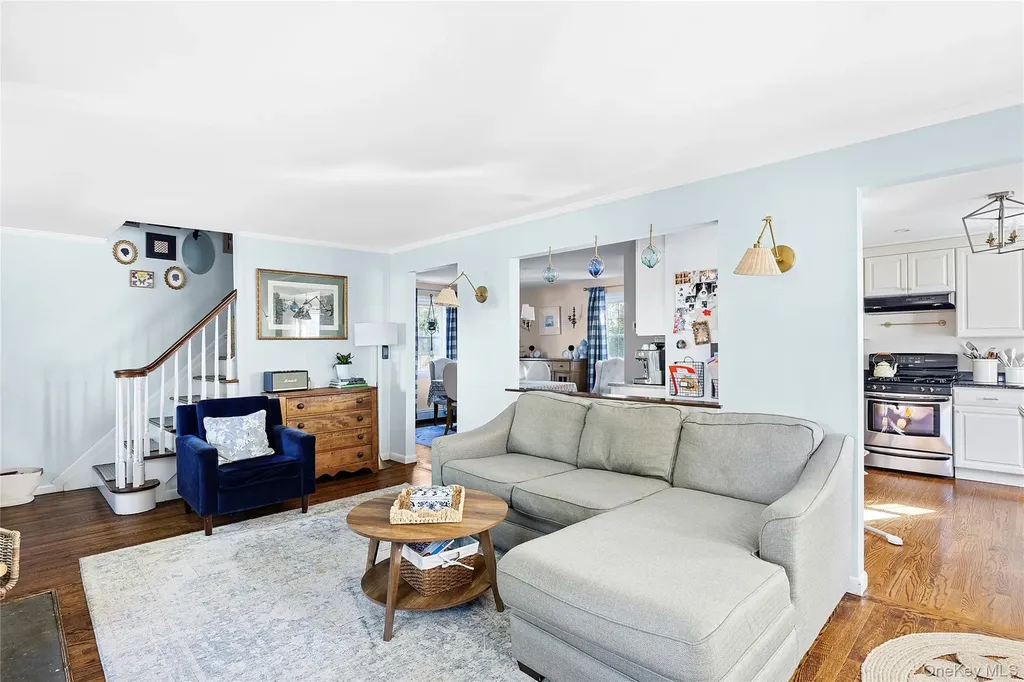 71 15th Avenue Sea Cliff NY 11579