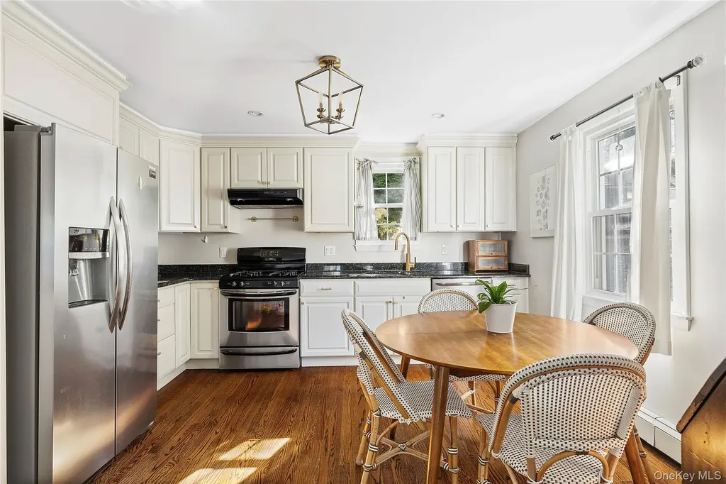 71 15th Avenue Sea Cliff NY 11579