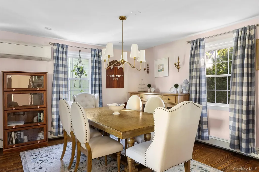 71 15th Avenue Sea Cliff NY 11579