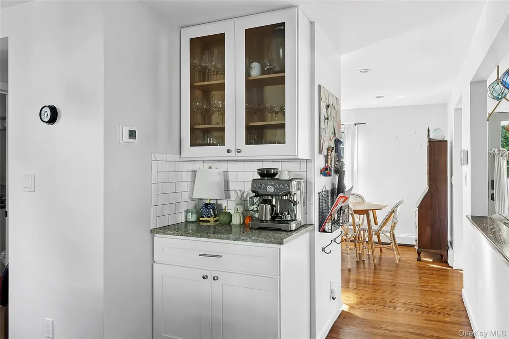 71 15th Avenue Sea Cliff NY 11579