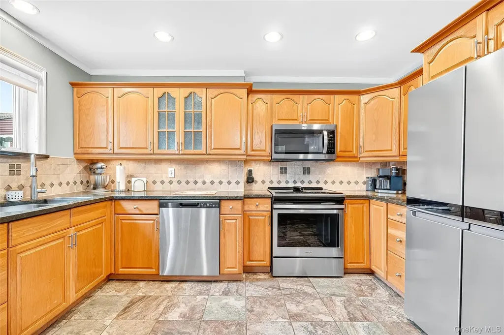 280 Throggs Neck Boulevard Bronx NY 10465
