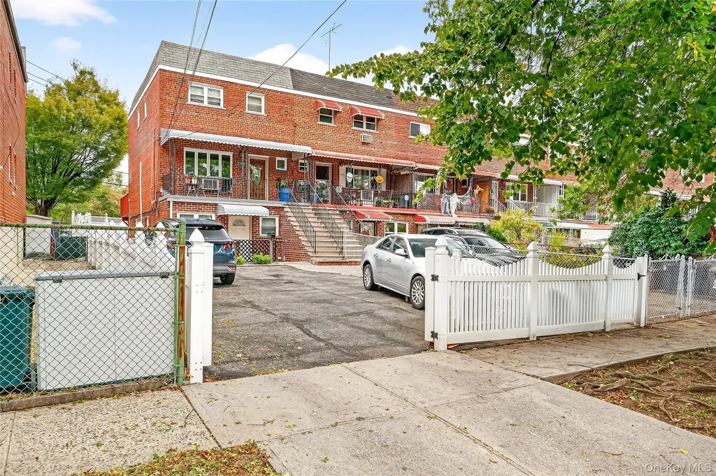280 Throggs Neck Boulevard Bronx NY 10465