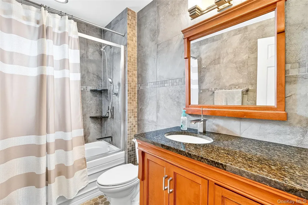 280 Throggs Neck Boulevard Bronx NY 10465