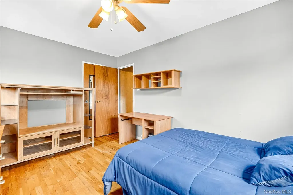 280 Throggs Neck Boulevard Bronx NY 10465