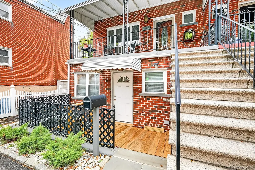 280 Throggs Neck Boulevard Bronx NY 10465
