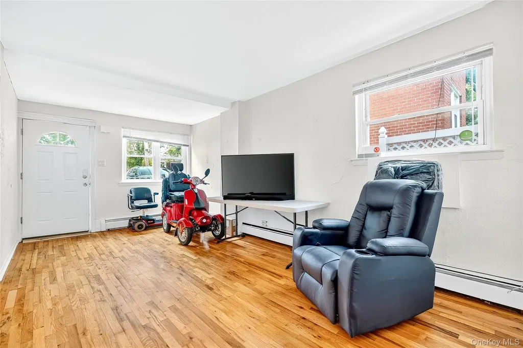 280 Throggs Neck Boulevard Bronx NY 10465