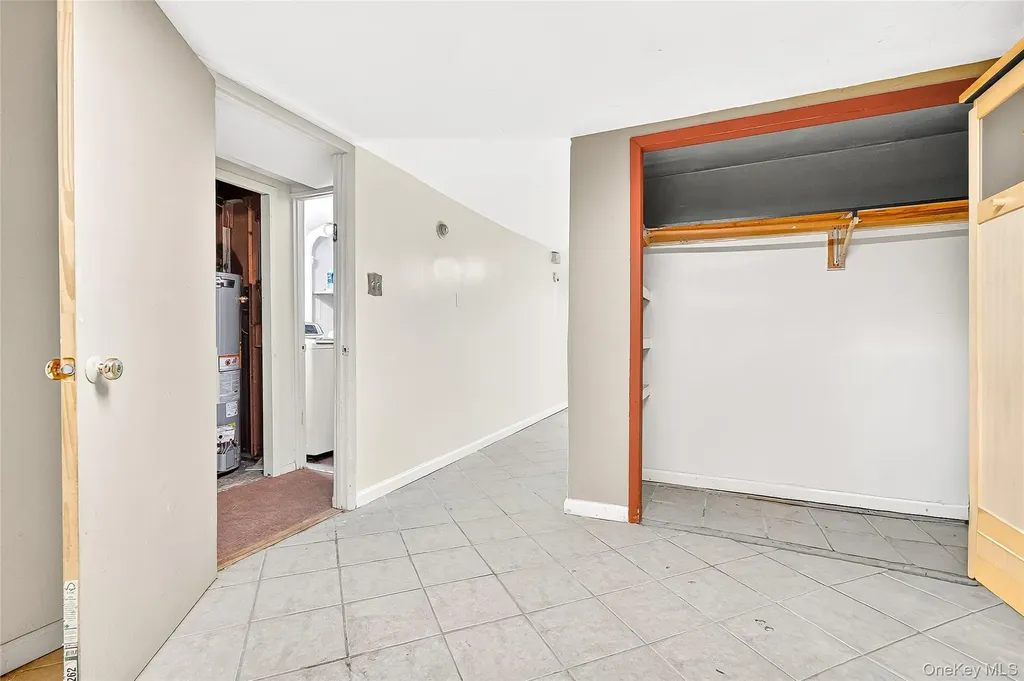 280 Throggs Neck Boulevard Bronx NY 10465