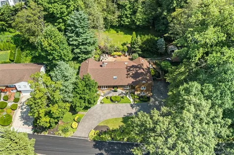 23 Medford Lane Scarsdale NY 10583