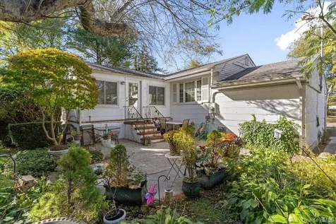 2 Flower Hill Lane Bay Shore NY 11706