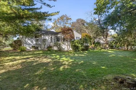 2 Flower Hill Lane Bay Shore NY 11706