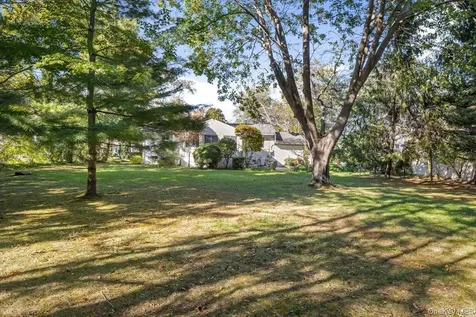 2 Flower Hill Lane Bay Shore NY 11706