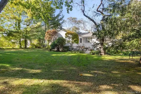 2 Flower Hill Lane Bay Shore NY 11706