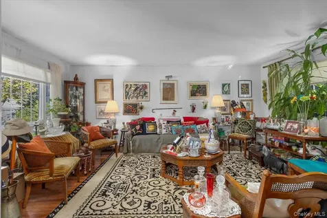 2 Flower Hill Lane Bay Shore NY 11706