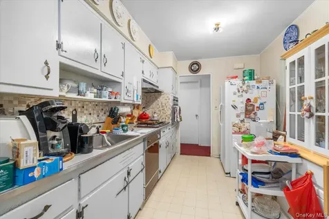 2 Flower Hill Lane Bay Shore NY 11706