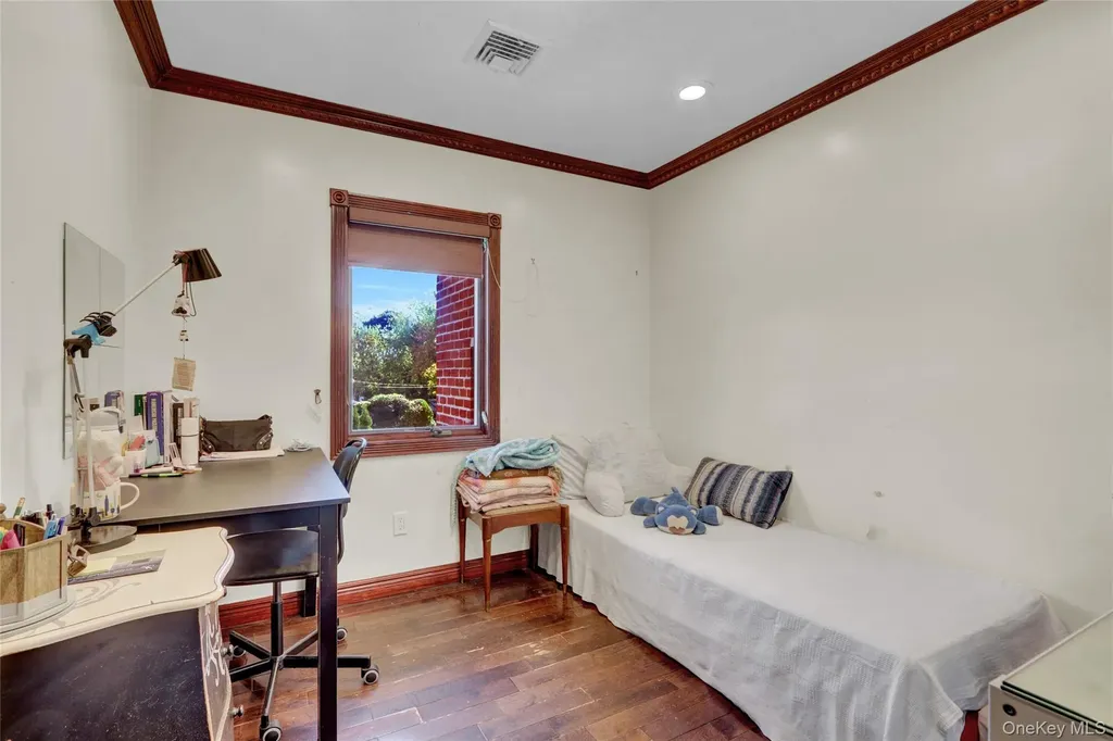 300 Ellen Place Jericho NY 11753
