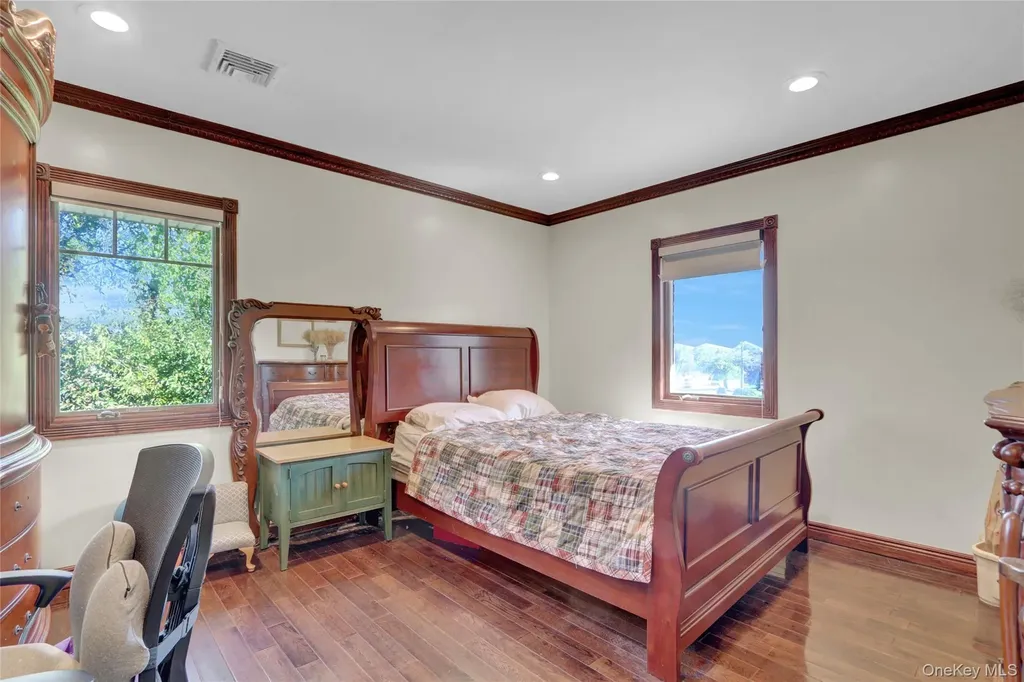 300 Ellen Place Jericho NY 11753