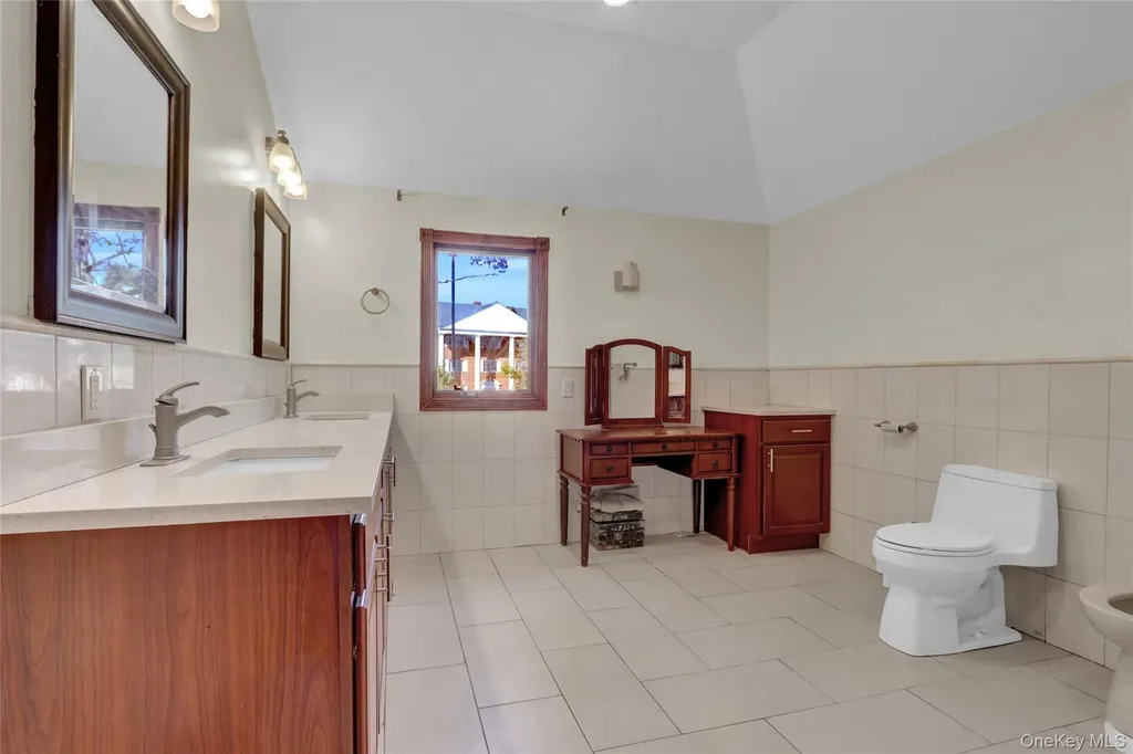 300 Ellen Place Jericho NY 11753