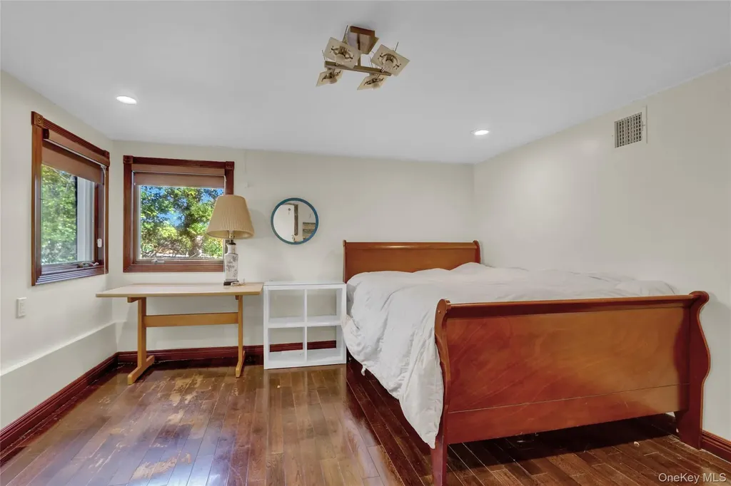 300 Ellen Place Jericho NY 11753