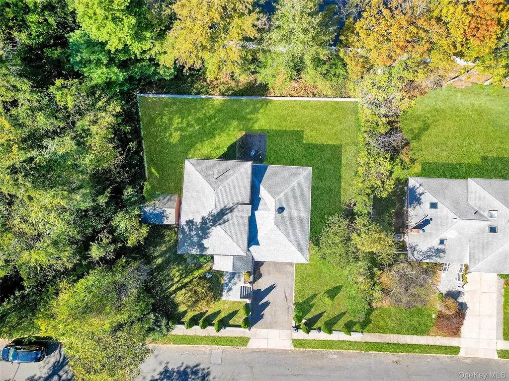300 Ellen Place Jericho NY 11753