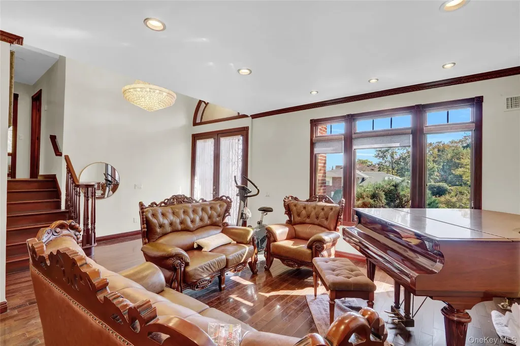 300 Ellen Place Jericho NY 11753