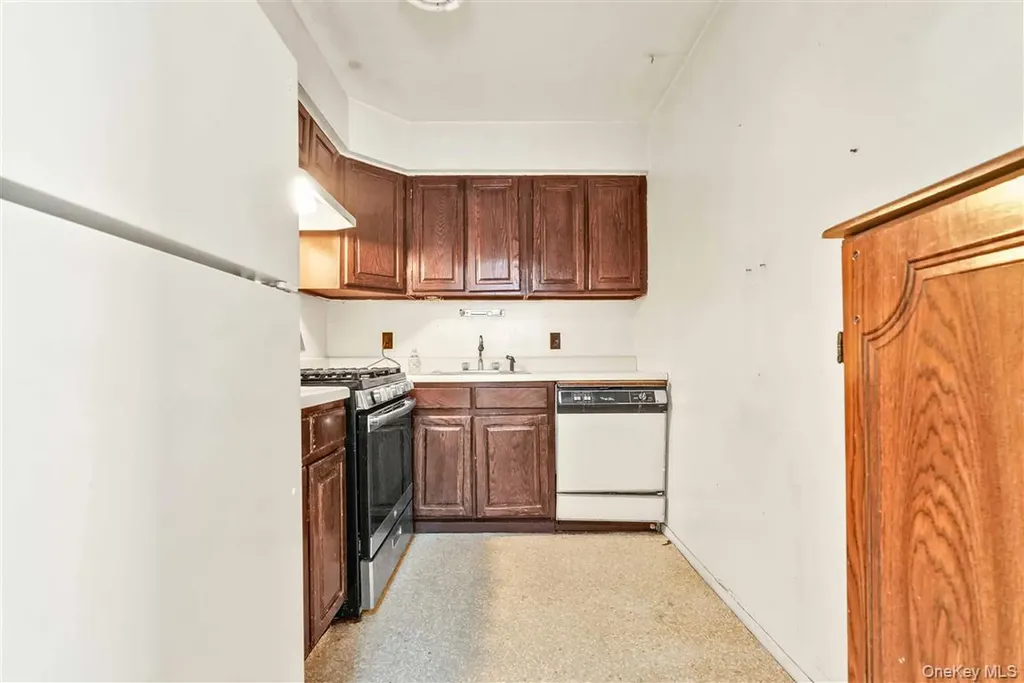 111-09A 62 Drive Forest Hills NY 11375