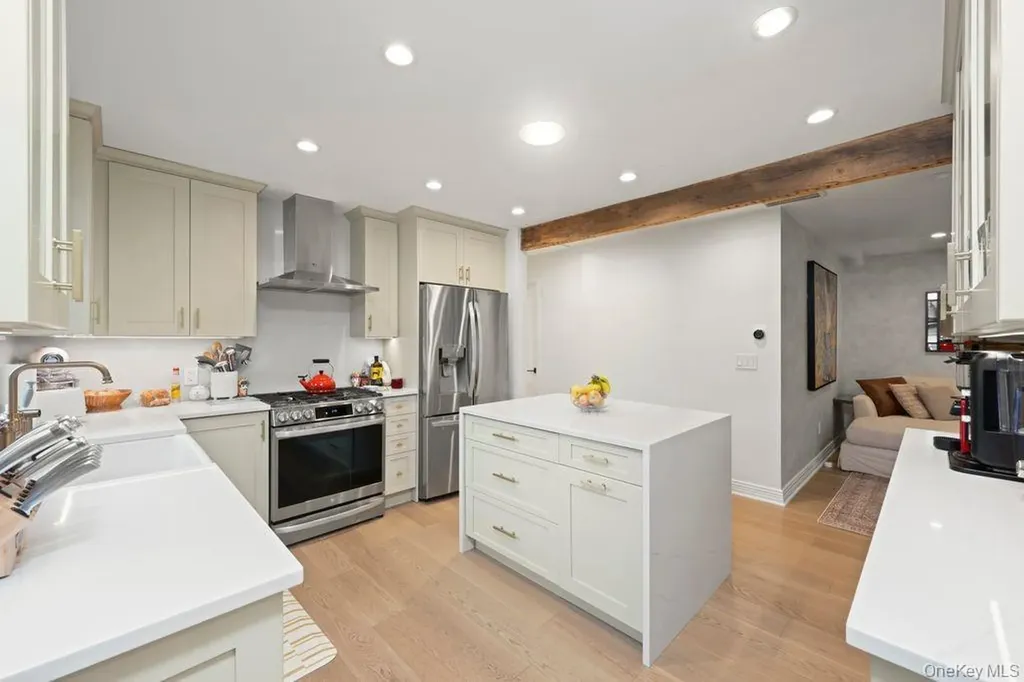 93 Beacon Avenue Staten Island NY 10306