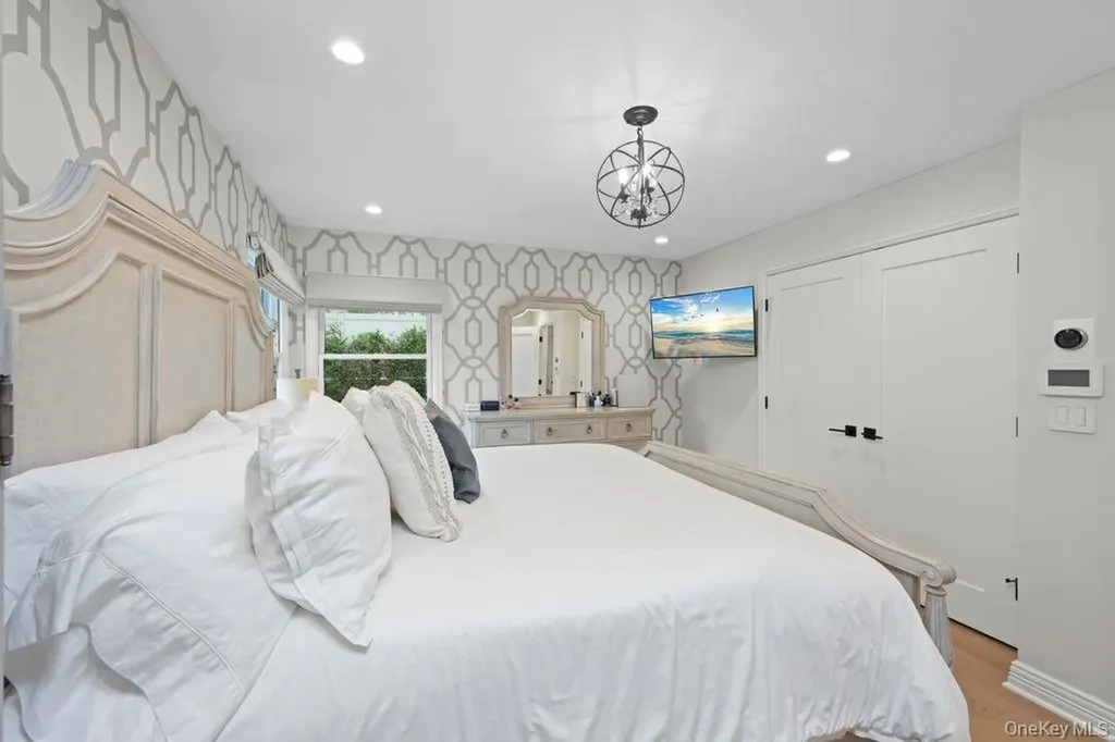 93 Beacon Avenue Staten Island NY 10306