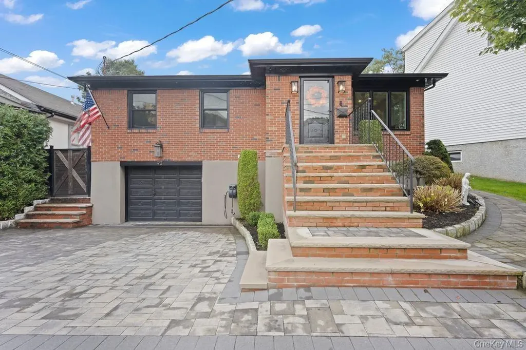 93 Beacon Avenue Staten Island NY 10306