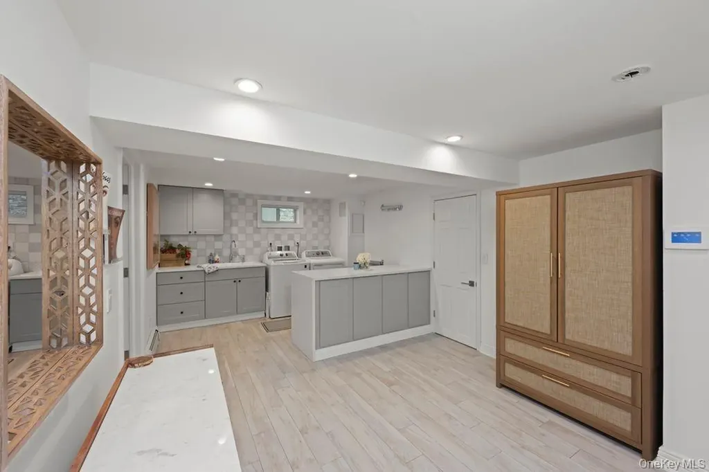 93 Beacon Avenue Staten Island NY 10306