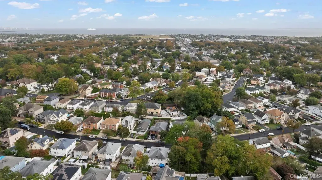 93 Beacon Avenue Staten Island NY 10306