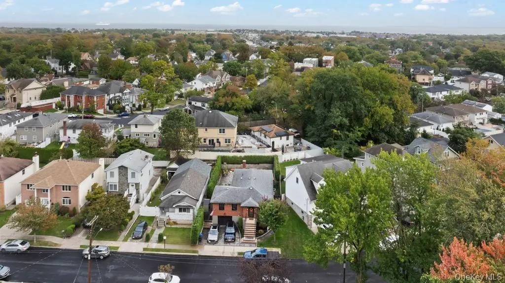 93 Beacon Avenue Staten Island NY 10306