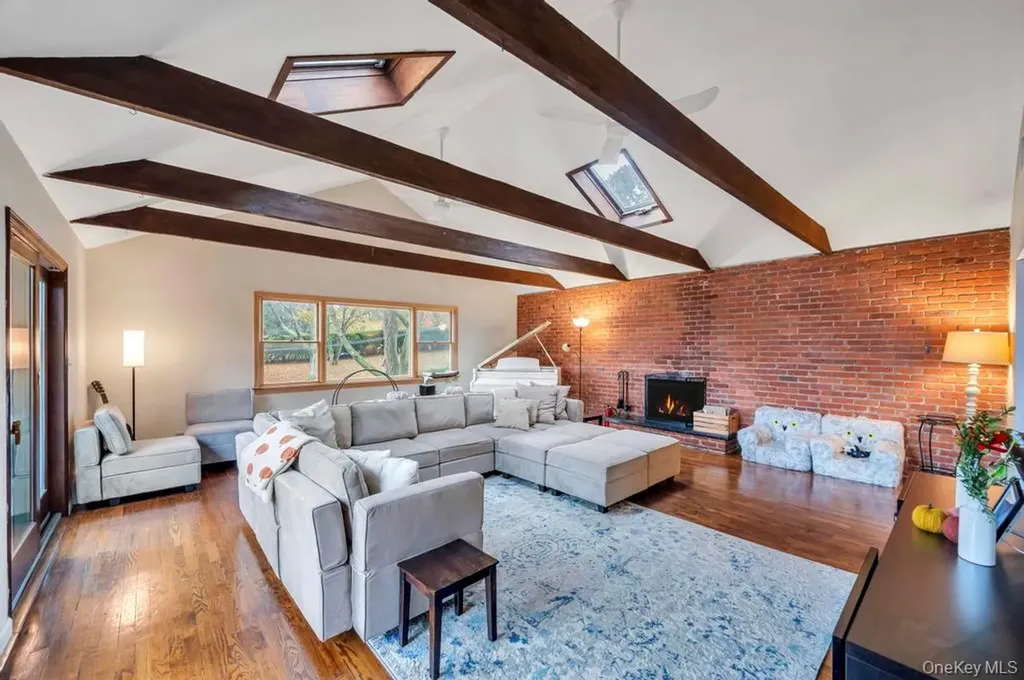 39 Bevin Road Northport NY 11768