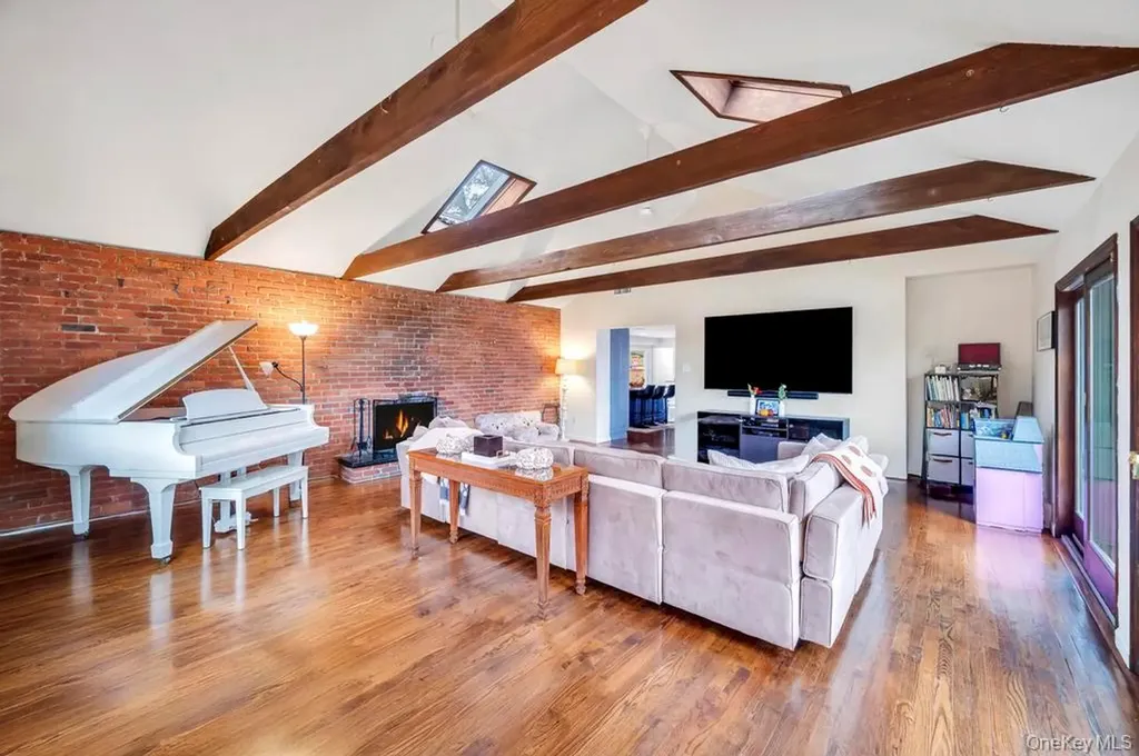 39 Bevin Road Northport NY 11768