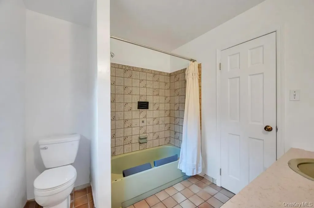 39 Bevin Road Northport NY 11768