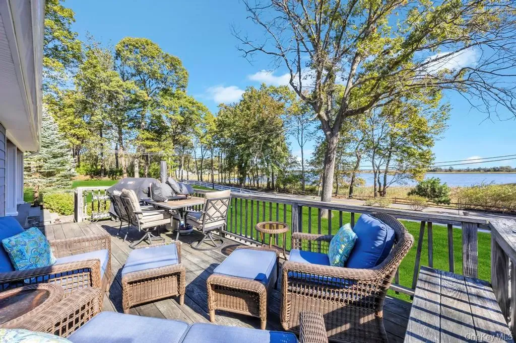 39 Bevin Road Northport NY 11768