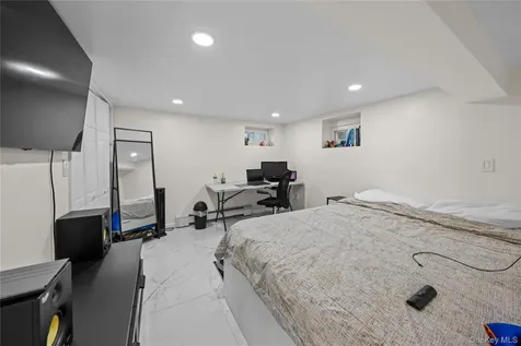 163-37 15 Drive Beechhurst NY 11357