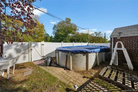 163-37 15 Drive Beechhurst NY 11357