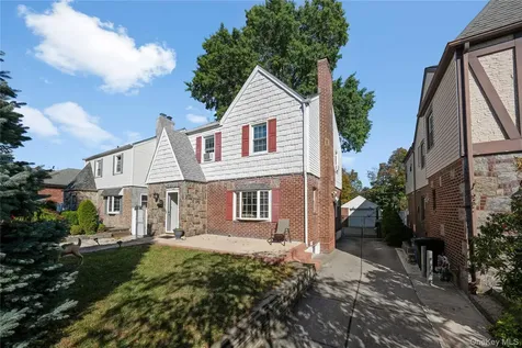 163-37 15 Drive Beechhurst NY 11357