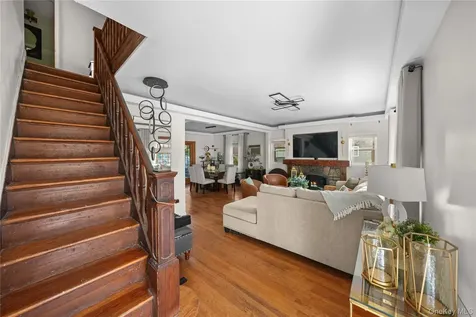 163-37 15 Drive Beechhurst NY 11357