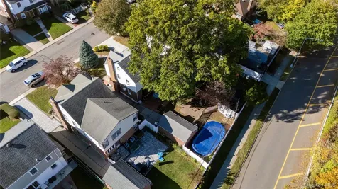 163-37 15 Drive Beechhurst NY 11357