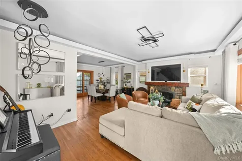 163-37 15 Drive Beechhurst NY 11357