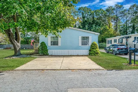 3 Betsy Ross Drive Bohemia NY 11716