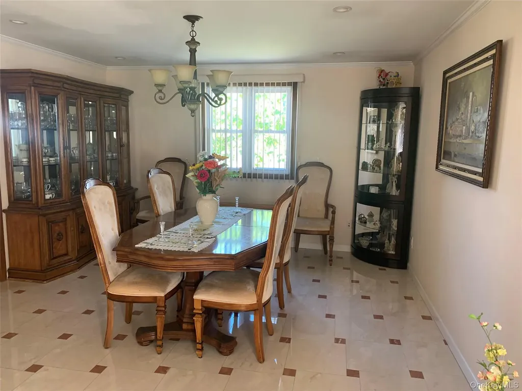 15817 90th Street Howard Beach NY 11414